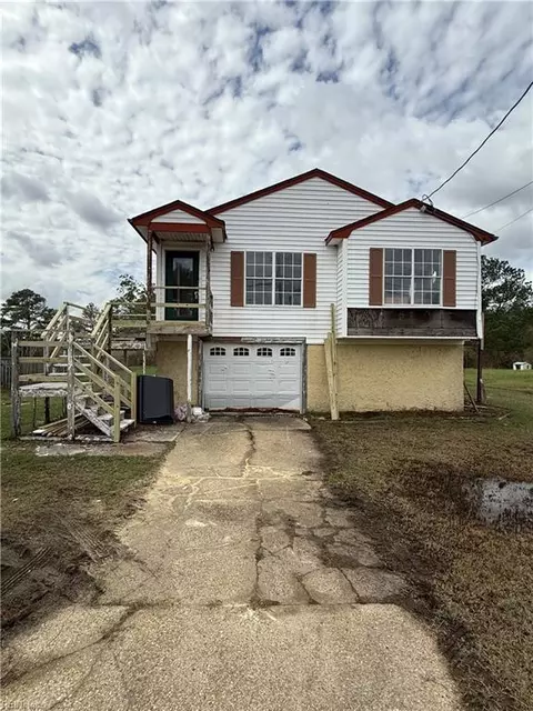 208 Ridge Rd, Poquoson, VA 23662