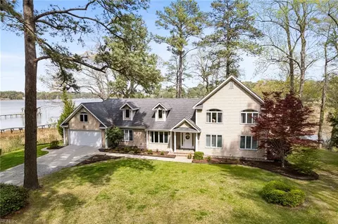 1628 Holly Point Ln, Suffolk, VA 23436