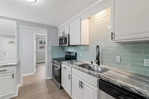 Kitchen - 1404 Brackin Ct, Hampton, VA 23663 photo 2 of 2