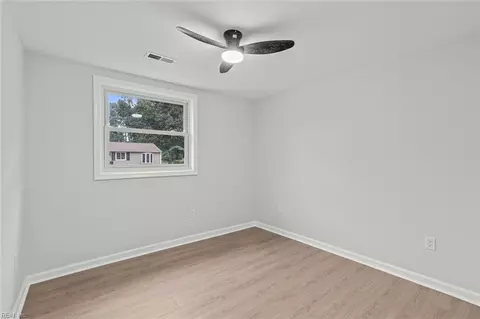 Bedroom - 1404 Brackin Ct, Hampton, VA 23663 photo 2 of 4