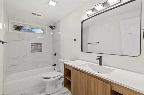 Bath - 1404 Brackin Ct, Hampton, VA 23663 photo 1 of 3