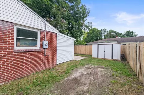 Exterior - 1404 Brackin Ct, Hampton, VA 23663 photo 4 of 4