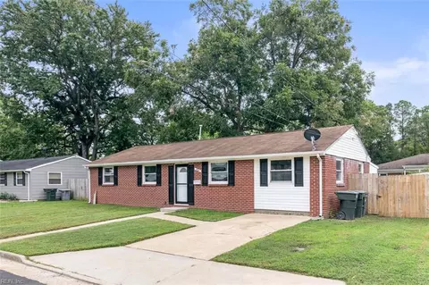 Exterior - 1404 Brackin Ct, Hampton, VA 23663 photo 2 of 4