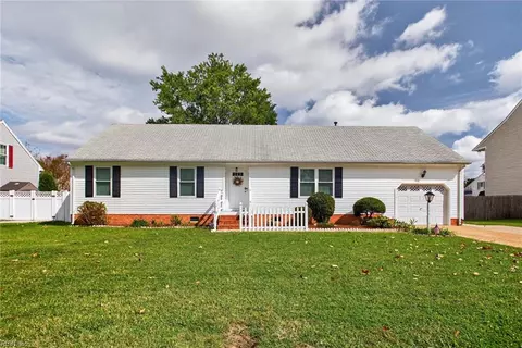 1018 Mathews Dr, Chesapeake, VA 23320
