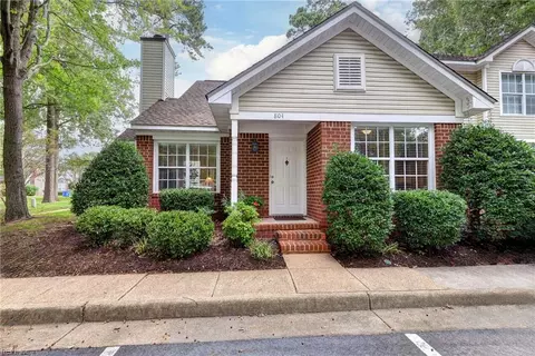 804 Masters Trl, Newport News, VA 23602