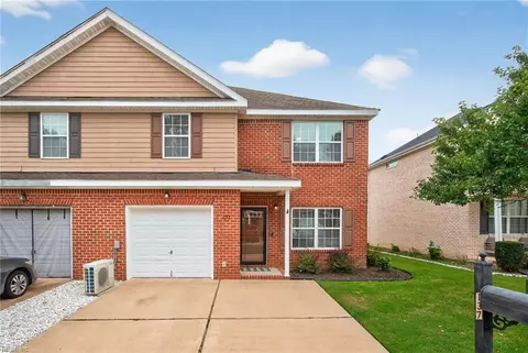137 Lighthouse Dr, Portsmouth, VA 23703