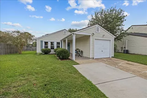 1329 Ettington Ln, Virginia Beach, VA 23464