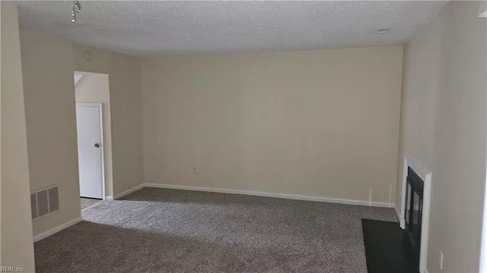 Living - 1010 Scarborough Ct, Virginia Beach, VA 23453 photo 3 of 3