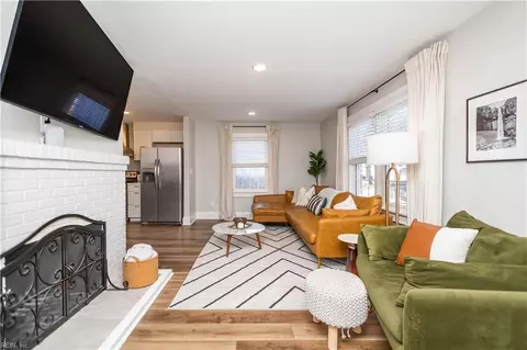 Living - 405 E Lorengo Ave, Norfolk, VA 23503 photo 1 of 2