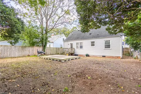 Exterior - 405 E Lorengo Ave, Norfolk, VA 23503 photo 6 of 8