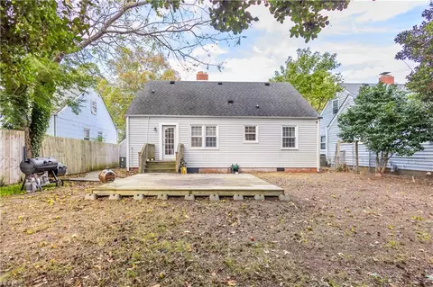 Exterior - 405 E Lorengo Ave, Norfolk, VA 23503 photo 4 of 8