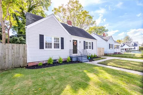 Exterior - 405 E Lorengo Ave, Norfolk, VA 23503 photo 3 of 8