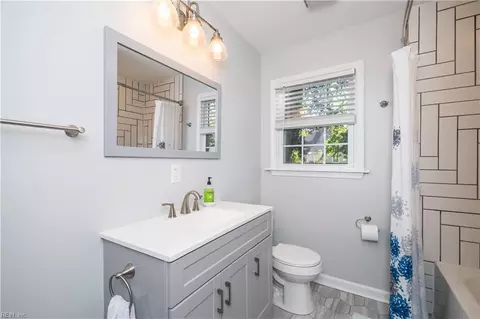 Bath - 405 E Lorengo Ave, Norfolk, VA 23503 photo 1 of 4