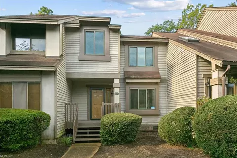 333 Bridgewater Dr, Newport News, VA 23603