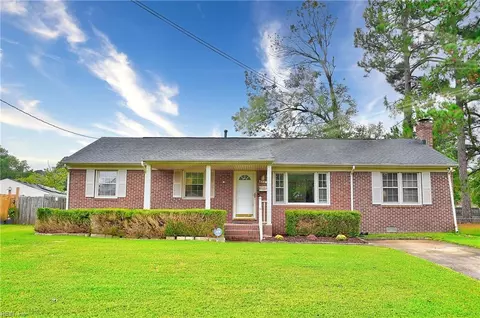402 Concord Rd, Portsmouth, VA 23701