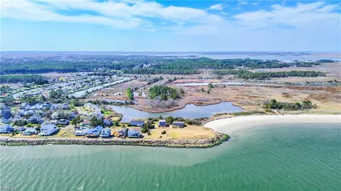 215 Lighthouse Dr, Hampton, VA 23664