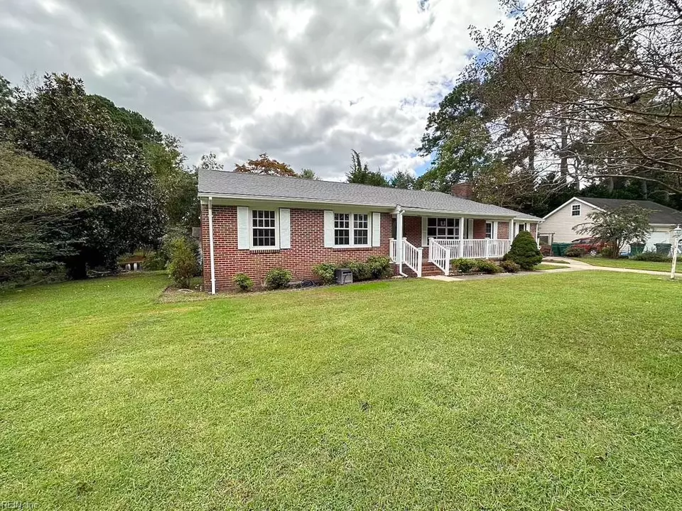 Exterior - 1236 Willowbrook Dr, Suffolk, VA 23434 photo 2 of 5
