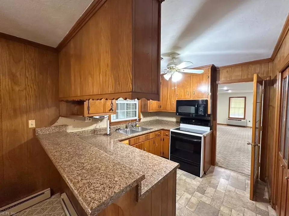 Kitchen - 1236 Willowbrook Dr, Suffolk, VA 23434 photo 3 of 3
