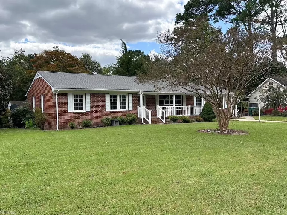 Exterior - 1236 Willowbrook Dr, Suffolk, VA 23434 photo 3 of 5
