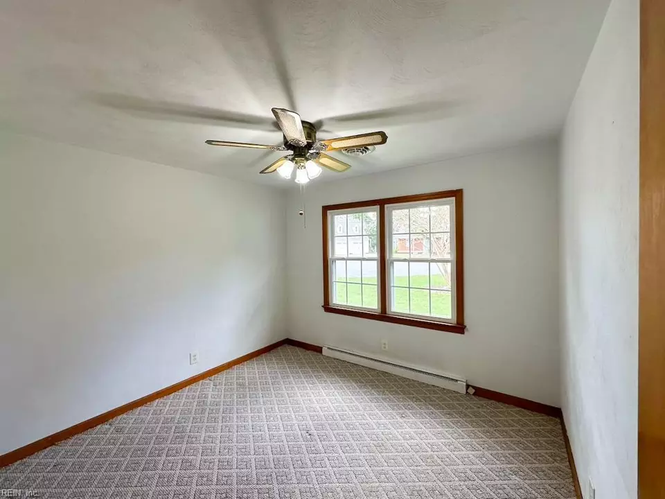 Bedroom - 1236 Willowbrook Dr, Suffolk, VA 23434 photo 2 of 3