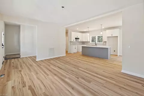 2468 Moonlight Rd, Smithfield, VA 23430 photo 8