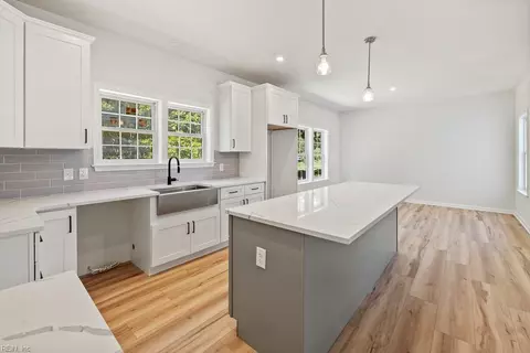 2468 Moonlight Rd, Smithfield, VA 23430 photo 12