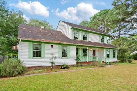 341 Hickory Rd E, Chesapeake, VA 23322