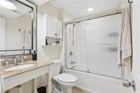 Bath - 118 Raymond Dr, Hampton, VA 23666 photo 1 of 4