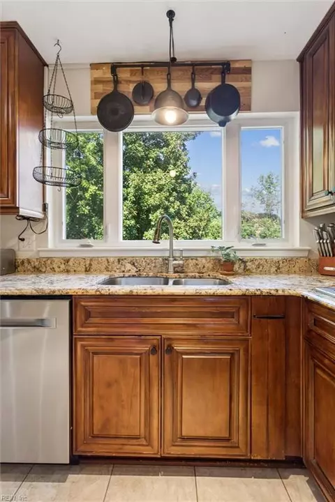 Kitchen - 118 Raymond Dr, Hampton, VA 23666 photo 5 of 5