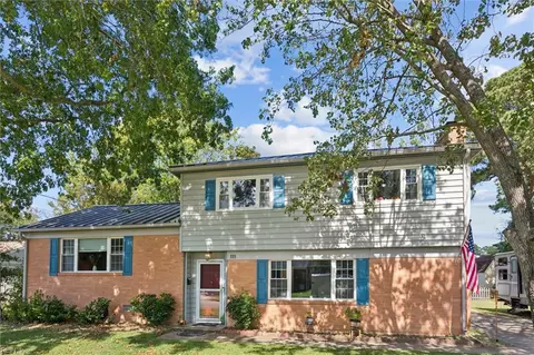 Exterior - 118 Raymond Dr, Hampton, VA 23666 photo 3 of 6
