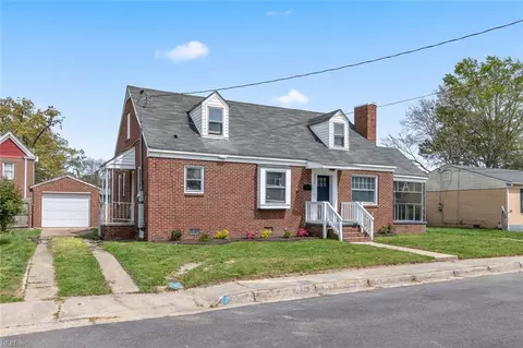 222 Hall St, Franklin, VA 23851