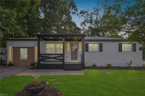 18 Tillerson Dr, Newport News, VA 23602