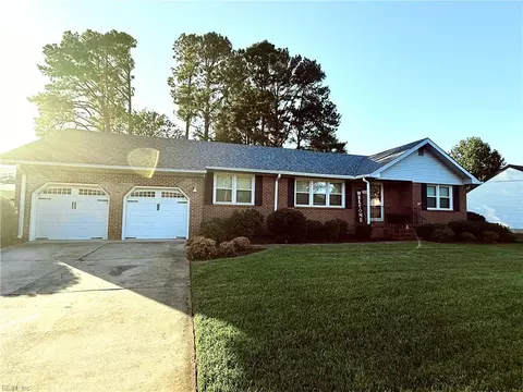 3408 Canterbury Dr, Portsmouth, VA 23703