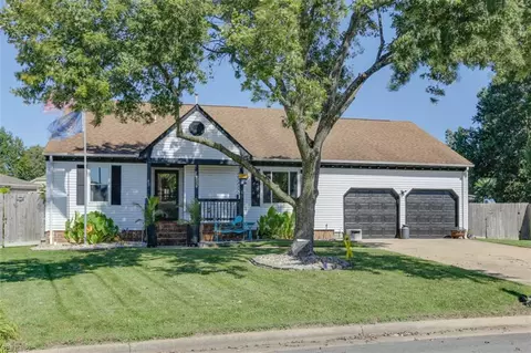 1337 Mozart Dr, Virginia Beach, VA 23454