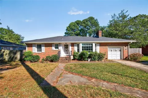 4959 Briarwood Ln, Portsmouth, VA 23703