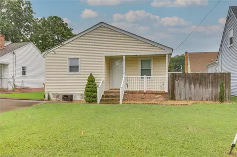 1736 Lockard Ave, Chesapeake, VA 23320