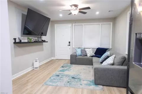 948 Defoe Ave, Norfolk, VA 23513 photo 5