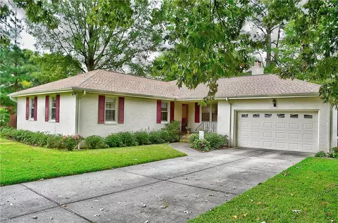 5121 Lobaugh Dr, Virginia Beach, VA 23464