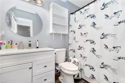 Bath - 11 Madrone Pl, Hampton, VA 23666 photo 2 of 3