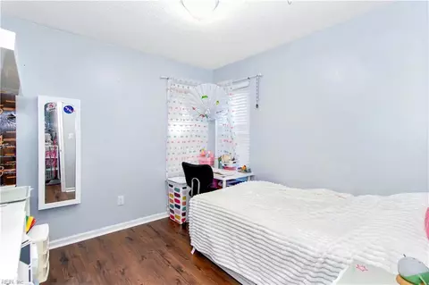 Bedroom - 11 Madrone Pl, Hampton, VA 23666 photo 5 of 6