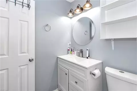 Bath - 11 Madrone Pl, Hampton, VA 23666 photo 3 of 3