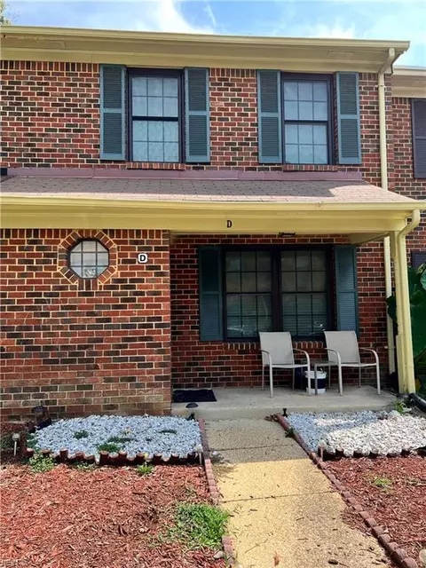 372 Circuit Ln #D, Newport News, VA 23608