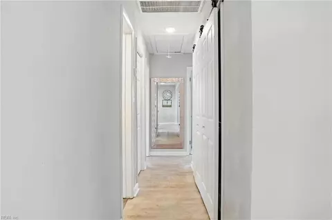Entry Way - 18 Marvin Dr, Hampton, VA 23666 photo 4 of 4