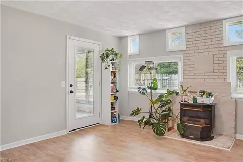 Living - 18 Marvin Dr, Hampton, VA 23666 photo 2 of 2