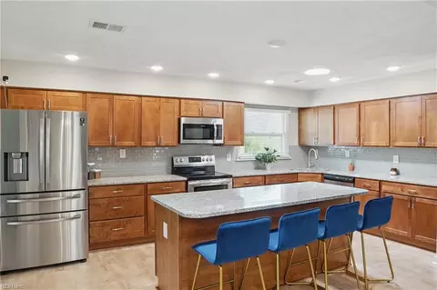 Kitchen - 18 Marvin Dr, Hampton, VA 23666 photo 2 of 4