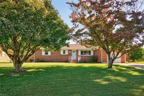 928 Old Homestead Ln, Virginia Beach, VA 23464
