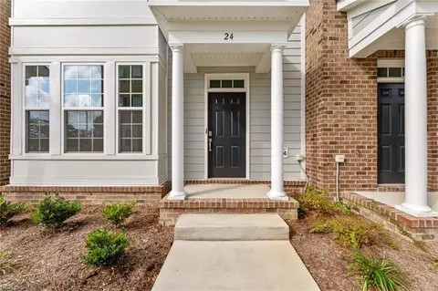 126 Freeman Dr, Hampton, VA 23666 photo 3