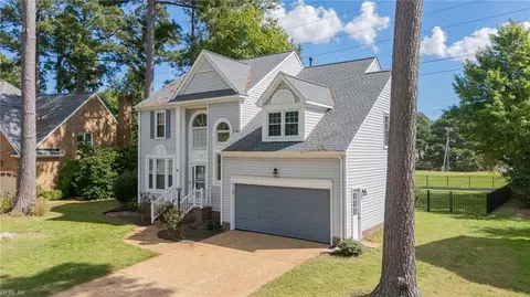 205 Clayton Dr, Yorktown, VA 23693