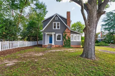 901 S Church St, Smithfield, VA 23430