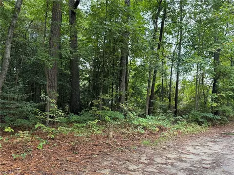 137 Poplar Trl, Gloucester, VA 23061 photo 10